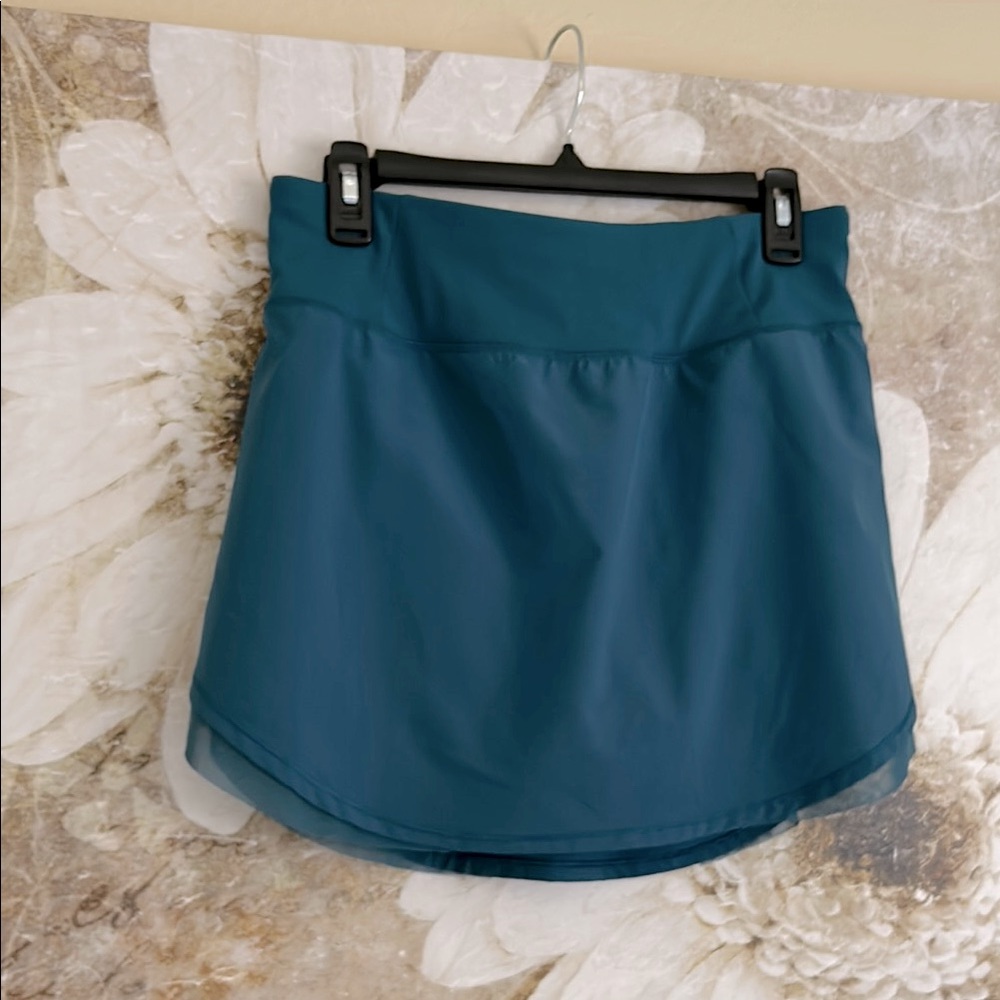 Calia “Stay The Path” tulip hem skort size Medium